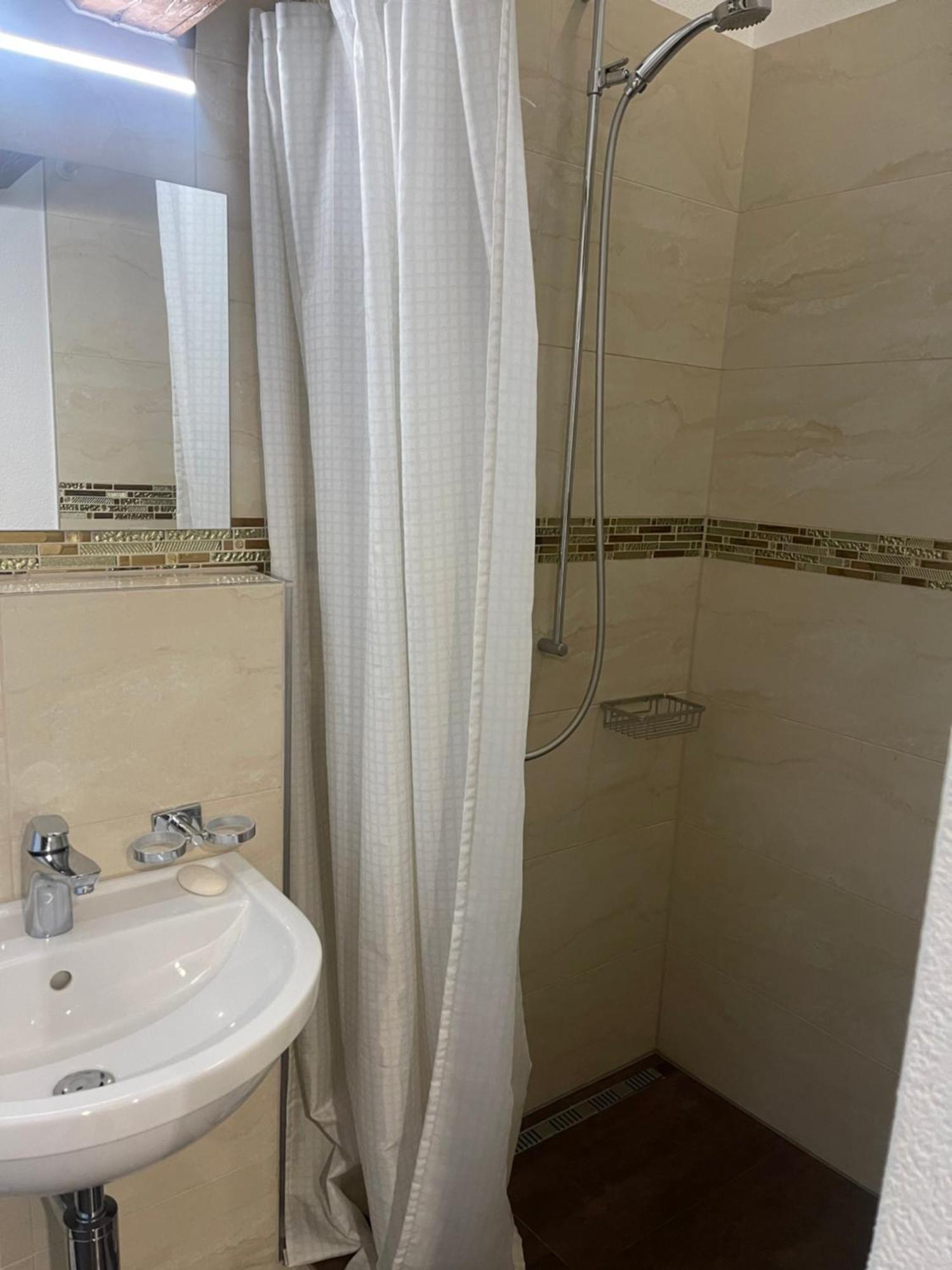 Hotel Krone Wassen Esterno foto